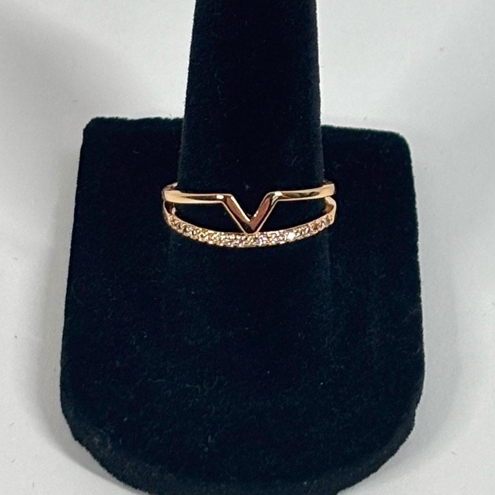 18k rose gold-plated ring with CZ stones